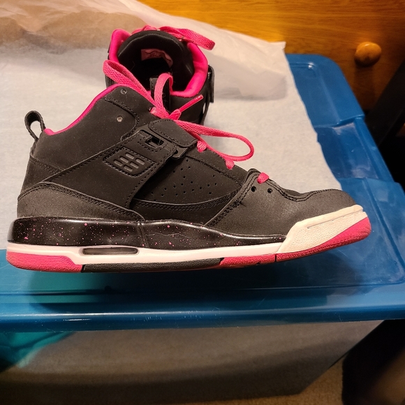 Jordans Black & Pink youth - Picture 6 of 7